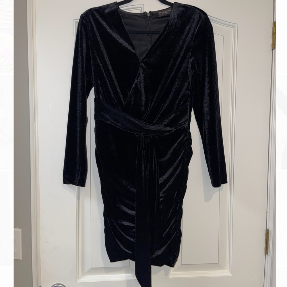 DRESS FORUM Black Velvet Party Dress